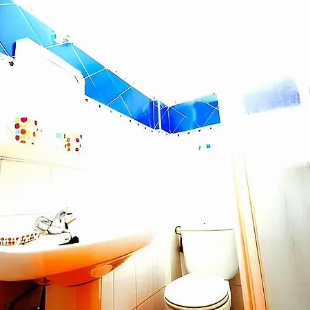 Apartamento Ideal Para Familias Y Parejas Cerca De La Playa Con Wi-fi Y Cocina Equipada - Es-180-111