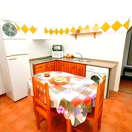 Apartamento Ideal Para Familias Y Parejas Cerca De La Playa Con Wi-fi Y Cocina Equipada - Es-180-111 Apartment